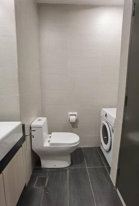 Modern Comfy Permaisuri 2 Carpark Wifi Netflix Pangsapuri Kuala Lumpur